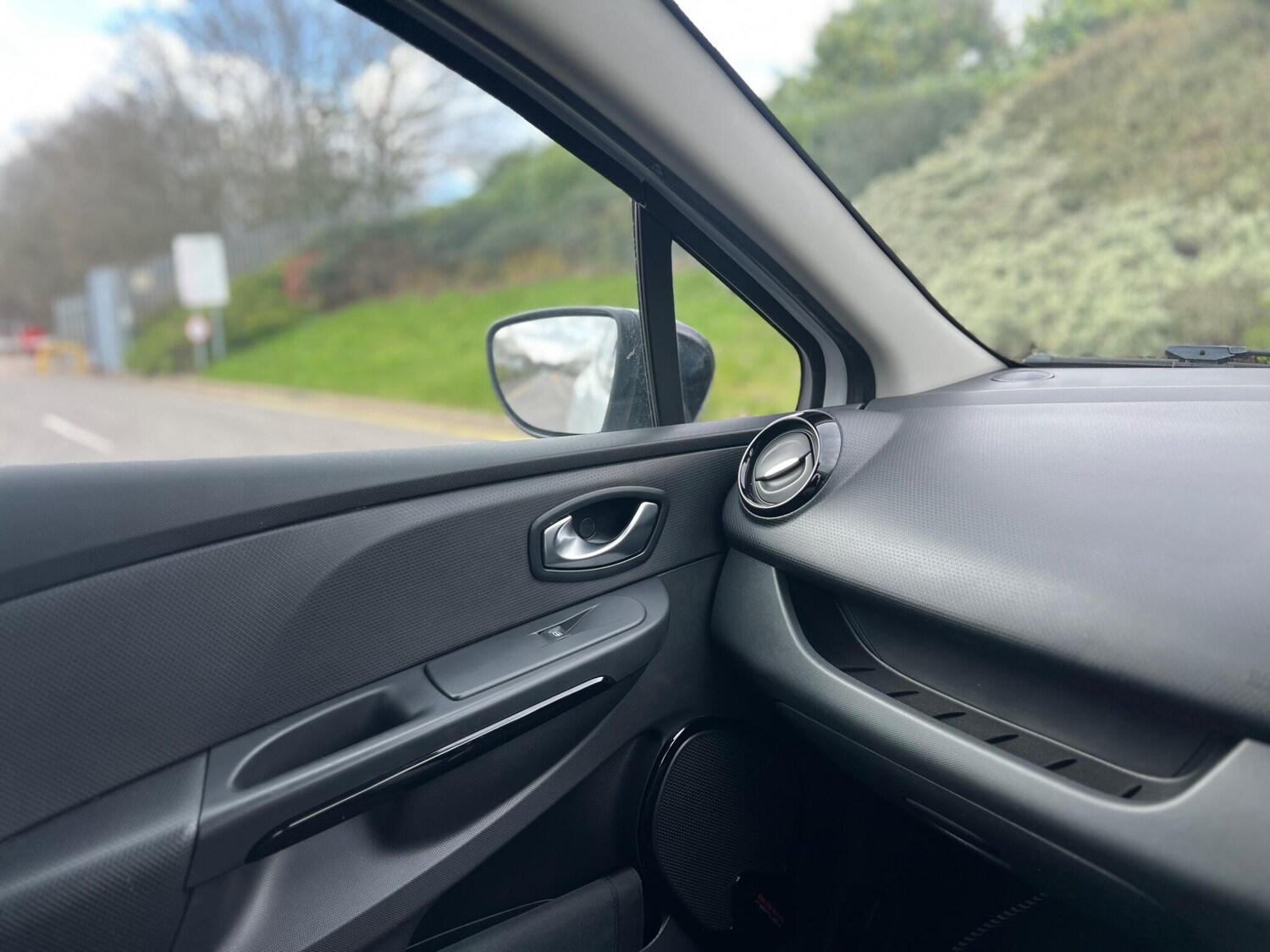 Used Renault Clio 2015 for sale - 78019285: Photo 39