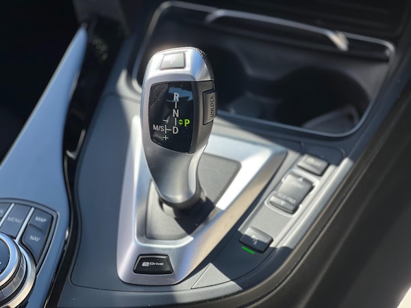 Used BMW 3 Series 2017 for sale - 76043209: Photo 33