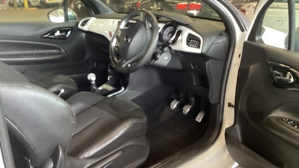 Used Citroen DS3 2010 for sale - 76251047: Photo 4