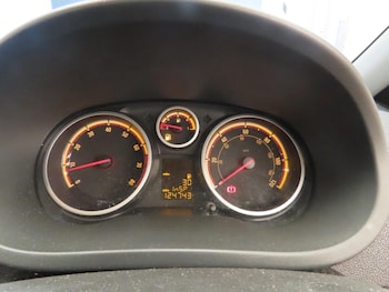 Used Vauxhall Corsa 2012 for sale - 79235786: Photo