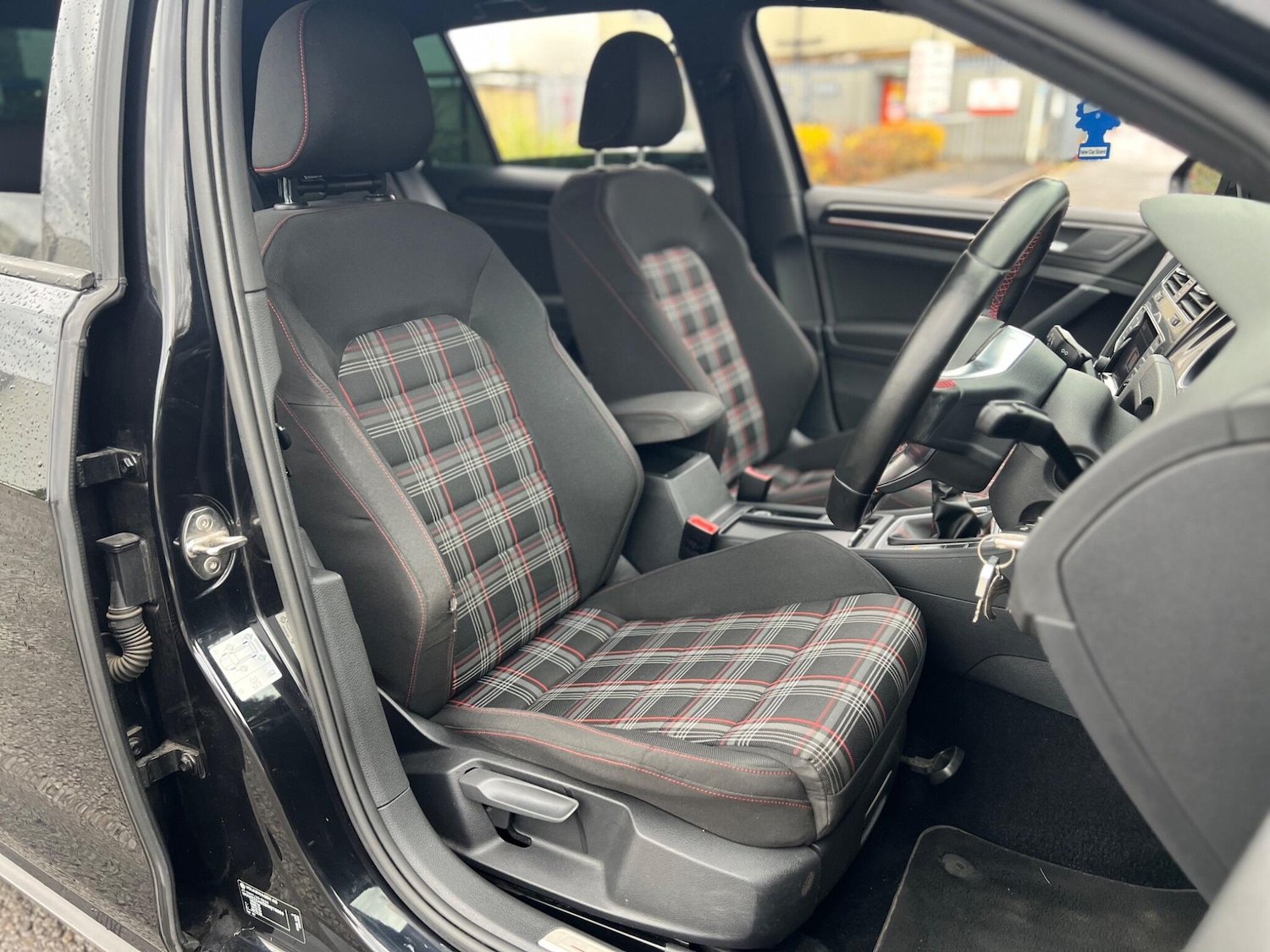 Used Volkswagen Golf 2013 for sale - 76765897: Photo 17