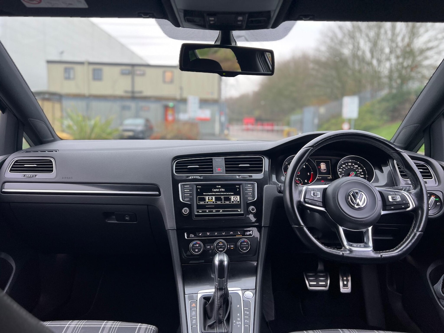 Used Volkswagen Golf 2015 for sale - 77029995: Photo 4