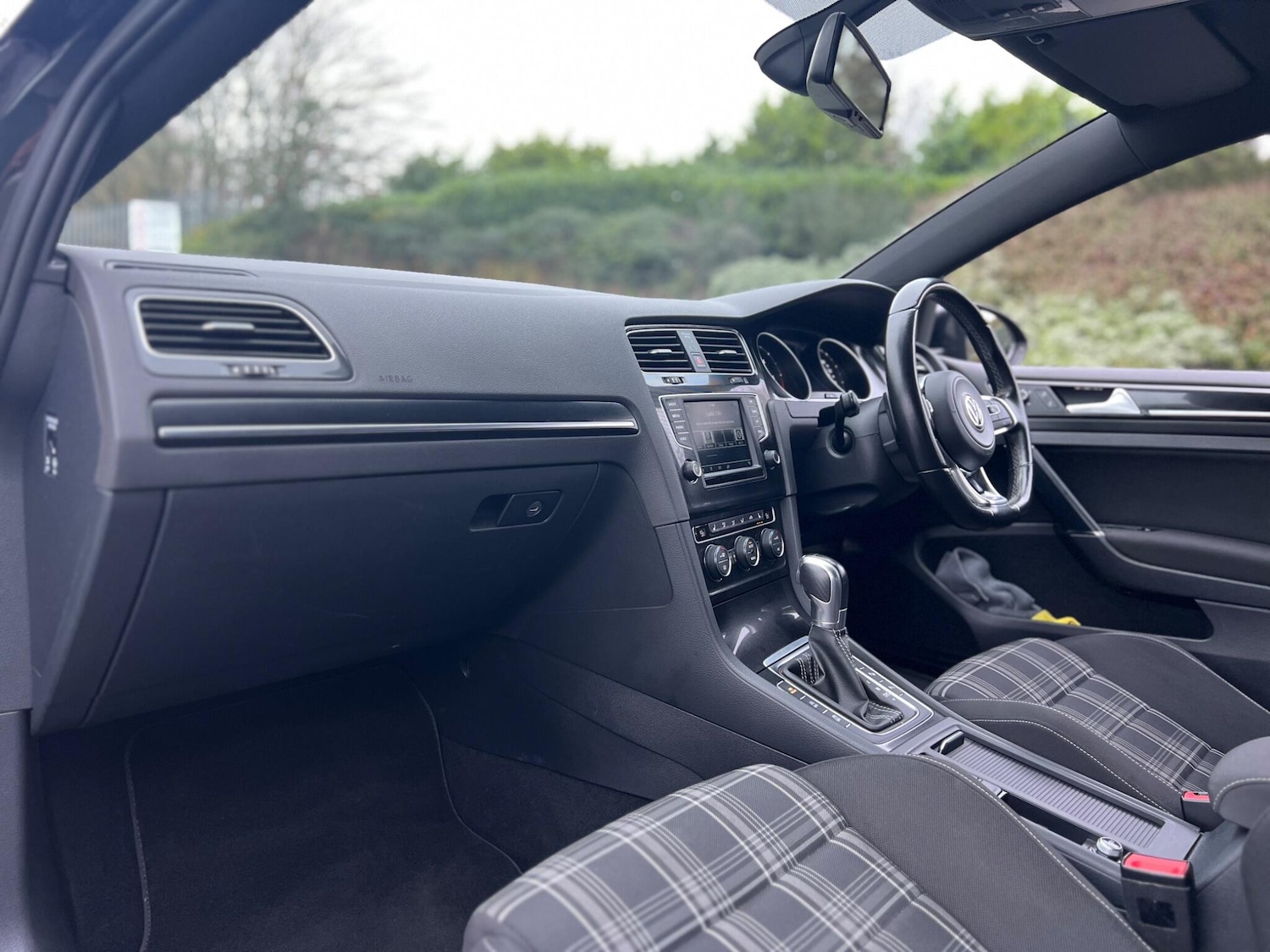 Used Volkswagen Golf 2015 for sale - 77029995: Photo 5