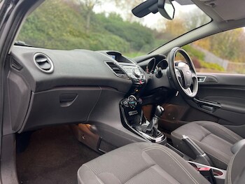 Used Ford Fiesta 2015 for sale - 76561485: Photo