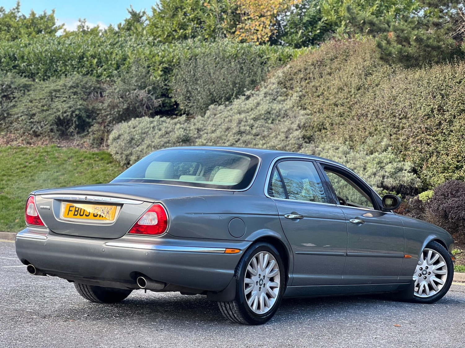 Used Jaguar XJ 2003 for sale - 76645197: Photo 10