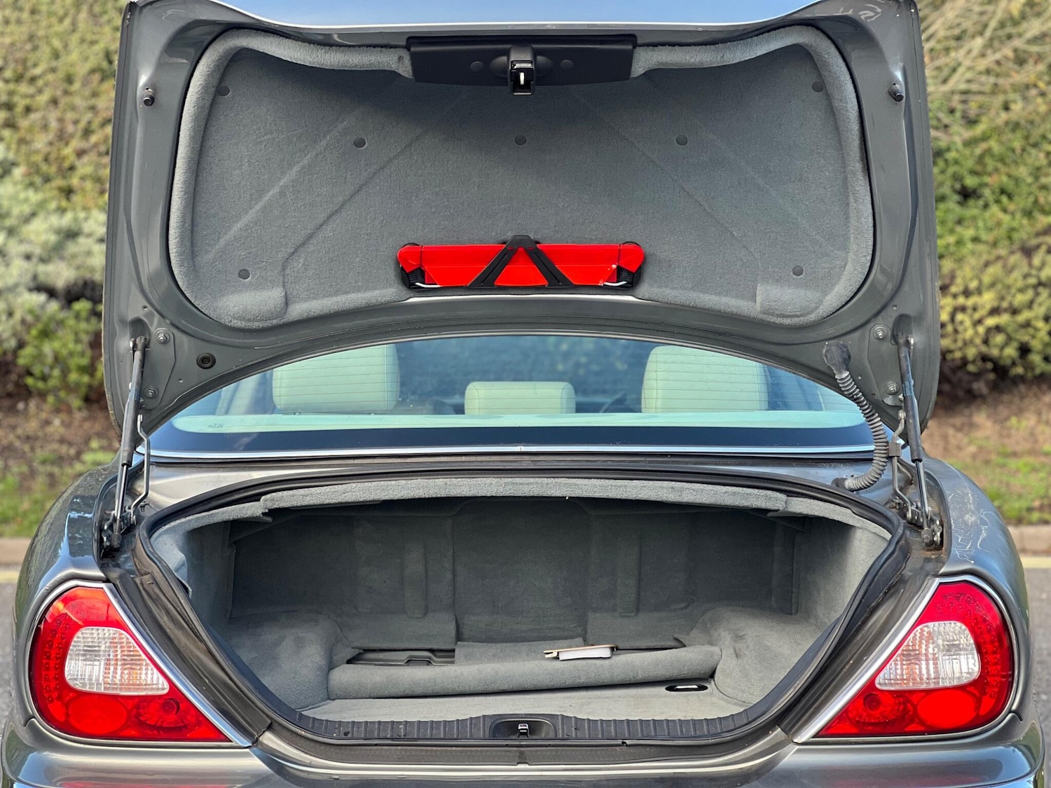 Used Jaguar XJ 2003 for sale - 76645197: Photo 16