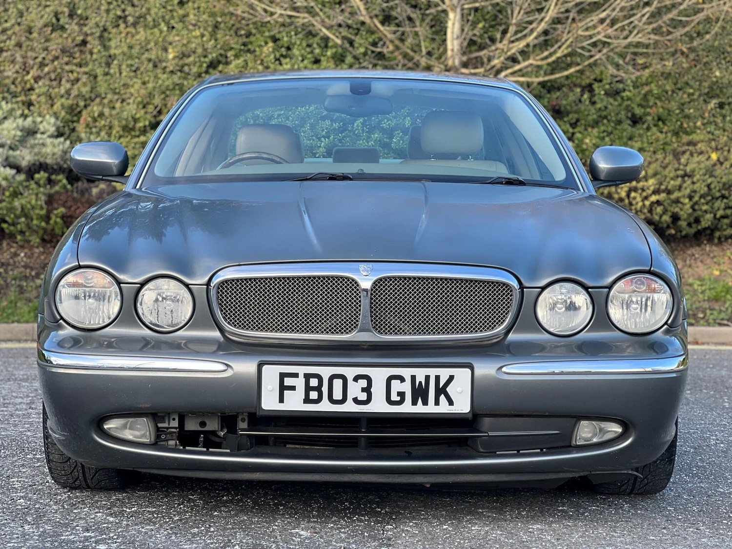 Used Jaguar XJ 2003 for sale - 76645197: Photo 2