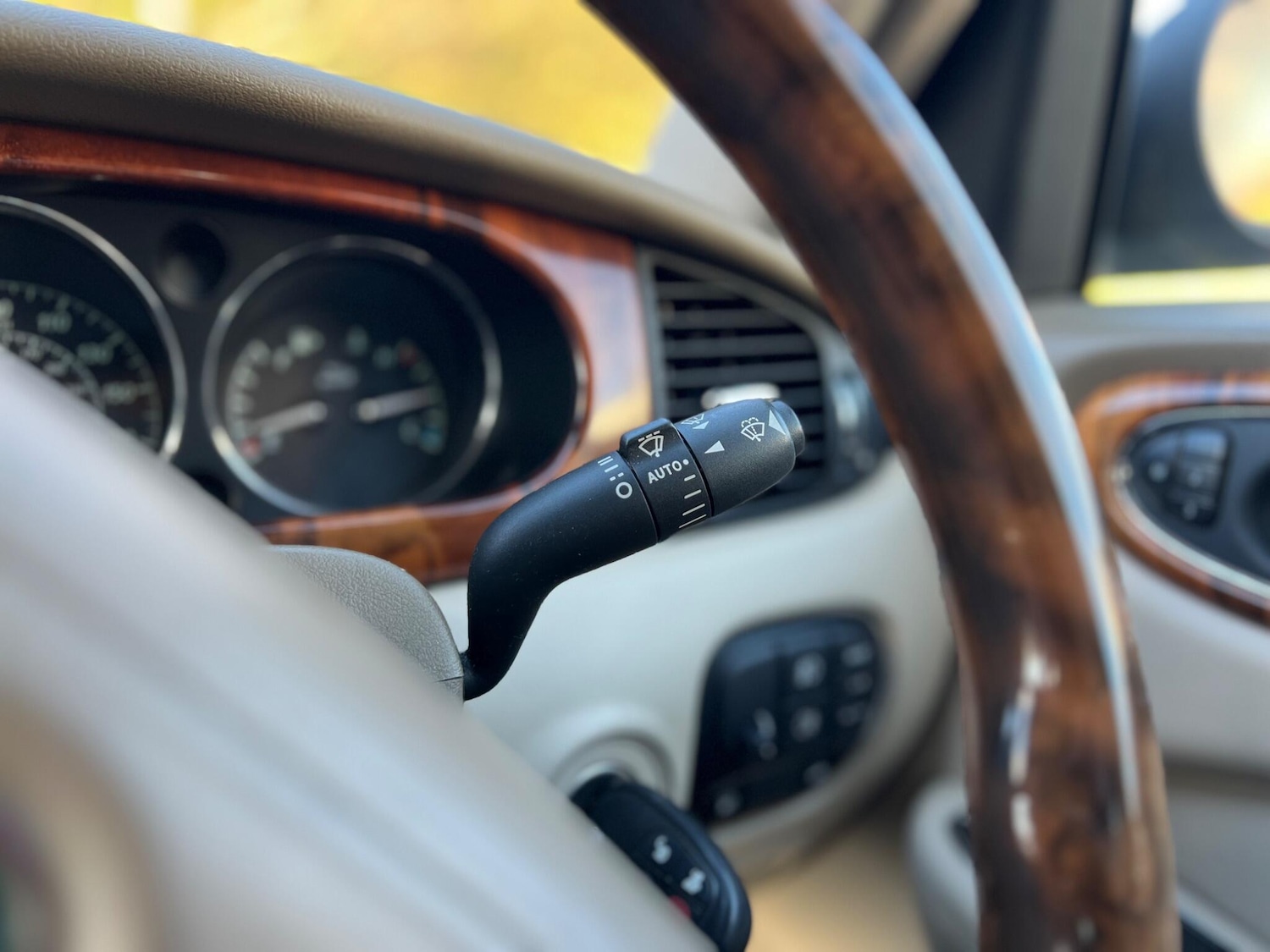 Used Jaguar XJ 2003 for sale - 76645197: Photo 27