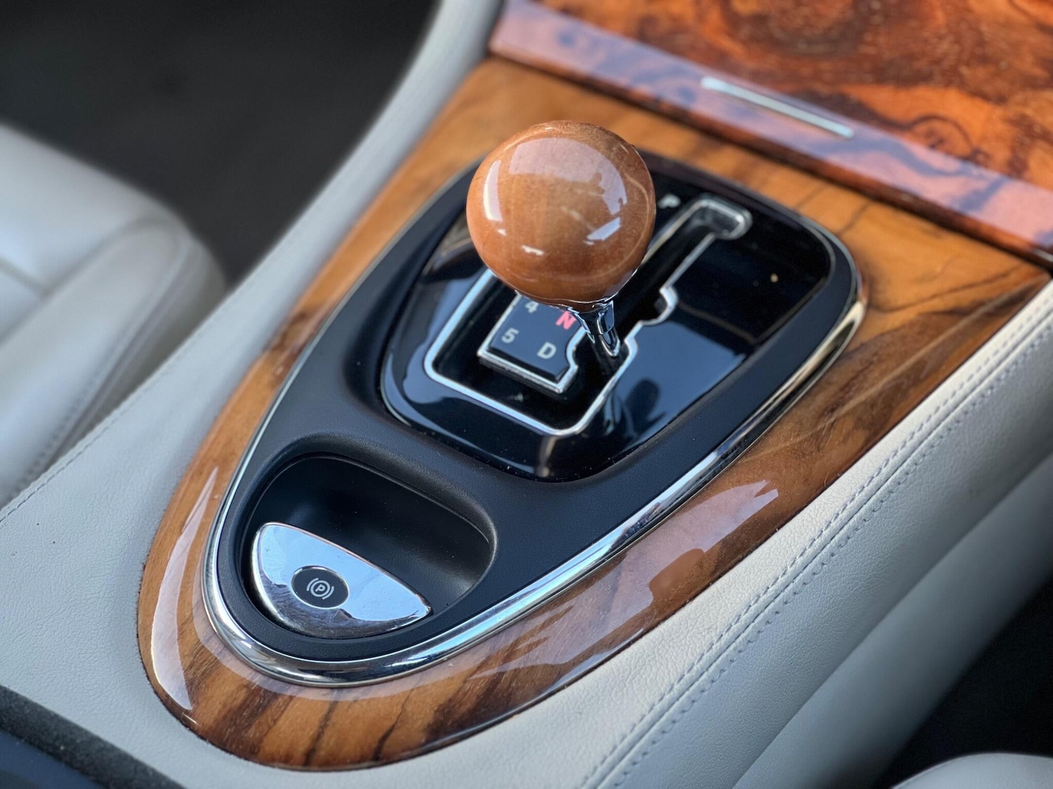 Used Jaguar XJ 2003 for sale - 76645197: Photo 31