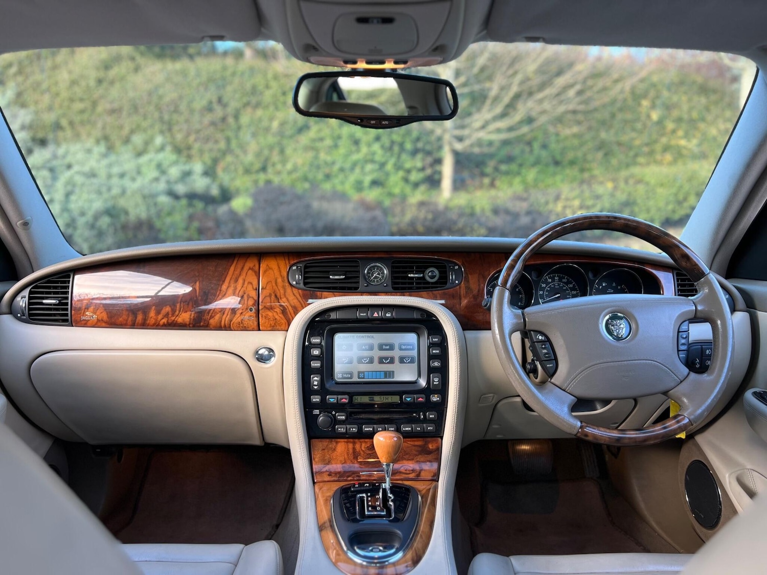 Used Jaguar XJ 2003 for sale - 76645197: Photo 4