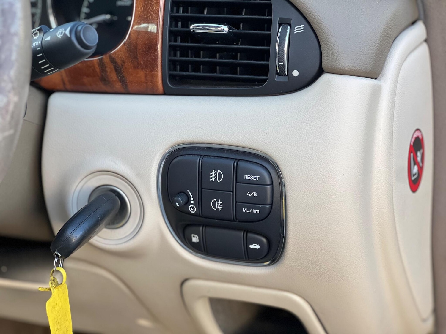 Used Jaguar XJ 2003 for sale - 76645197: Photo 40