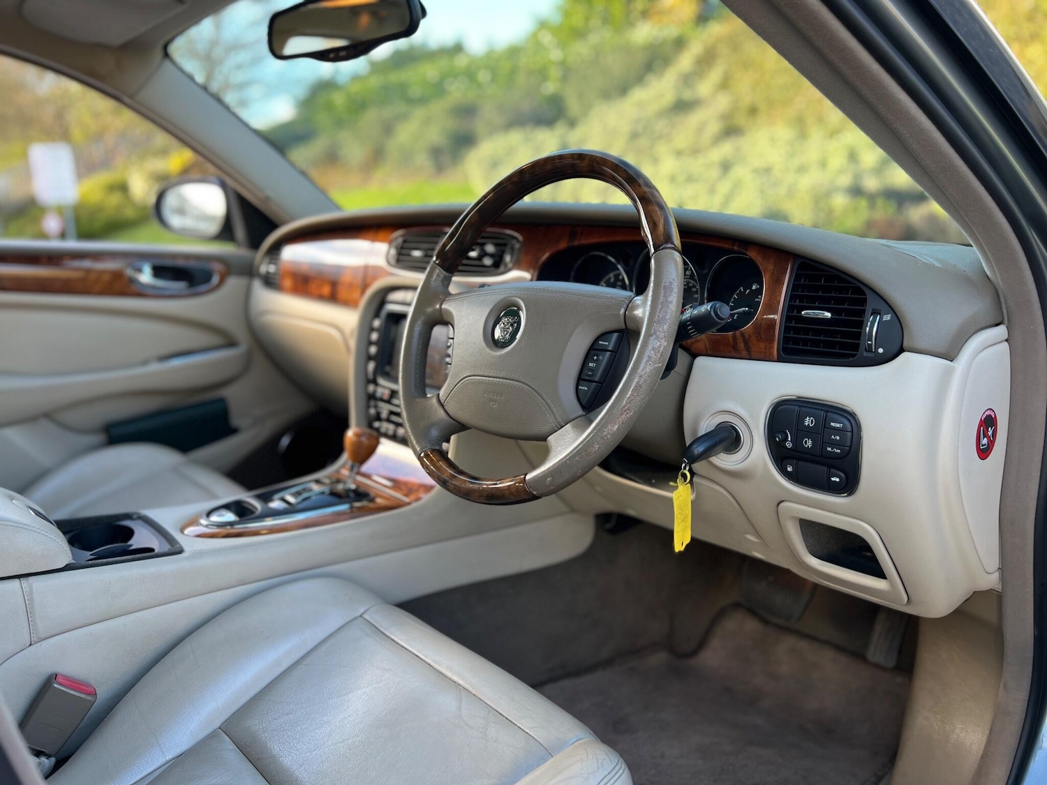 Used Jaguar XJ 2003 for sale - 76645197: Photo 7