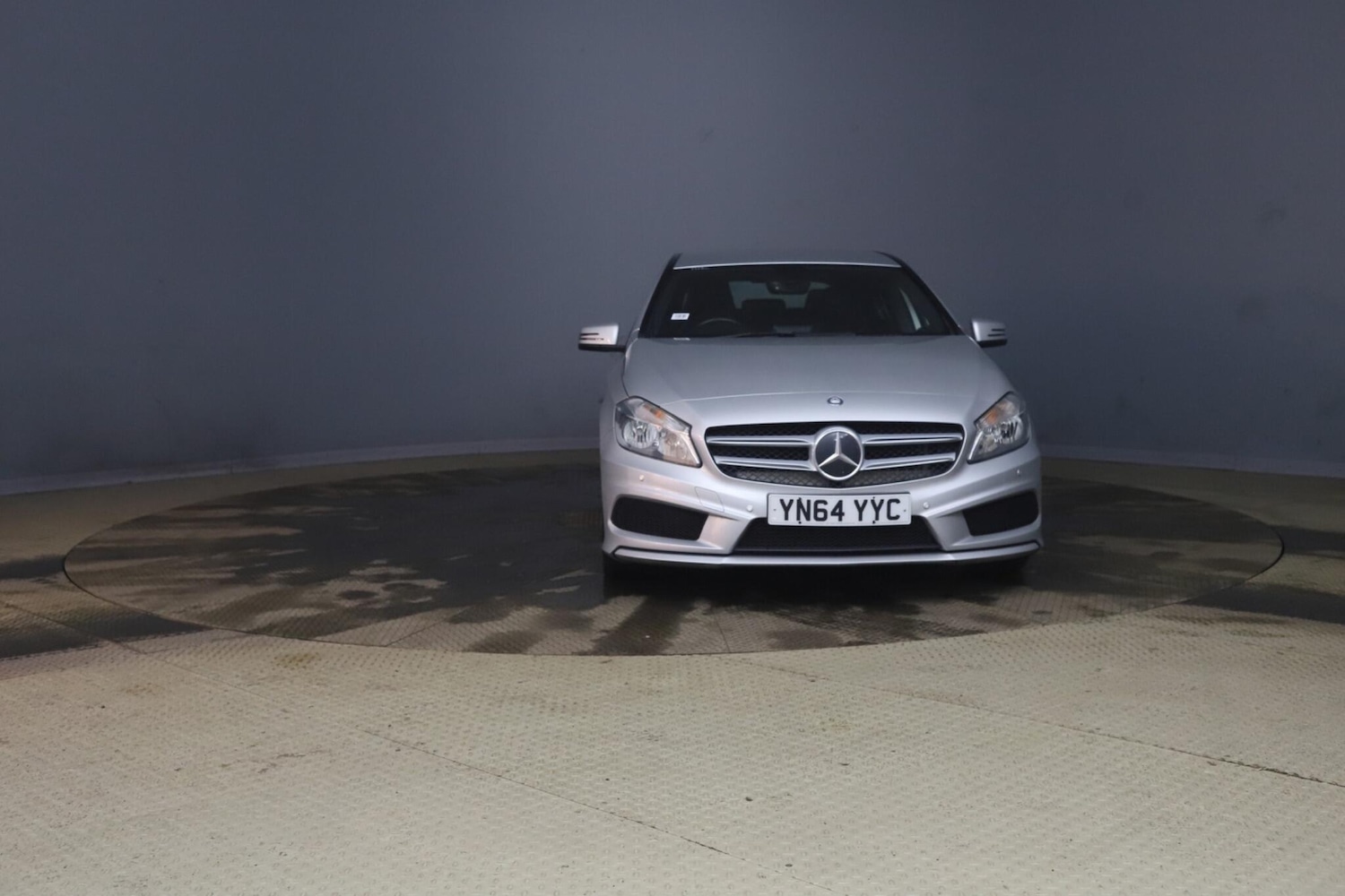 Used Mercedes-Benz A-Class 2014 for sale - 77523693: Photo 2