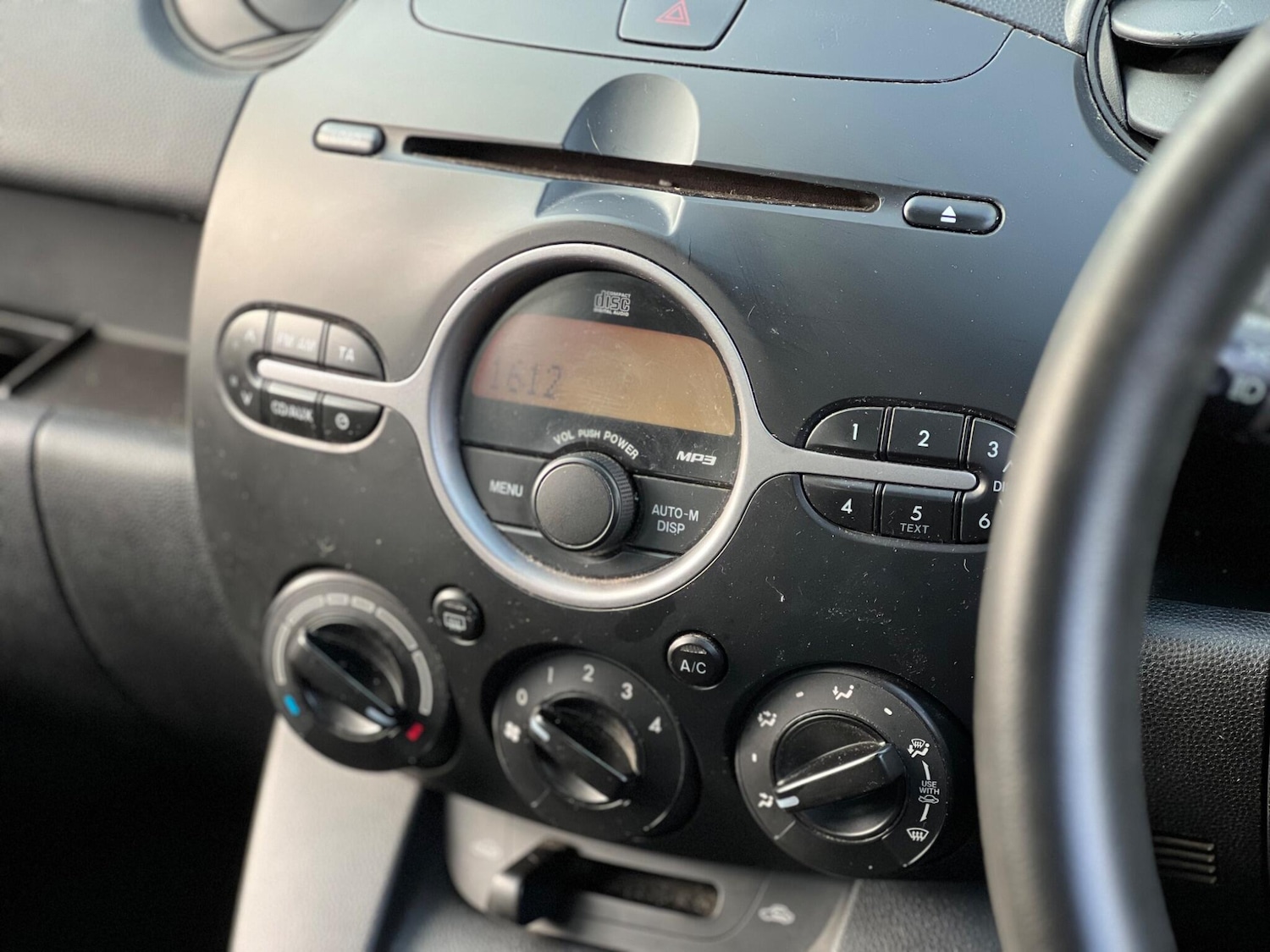 Used Mazda Mazda2 2009 for sale - 76259475: Photo 28