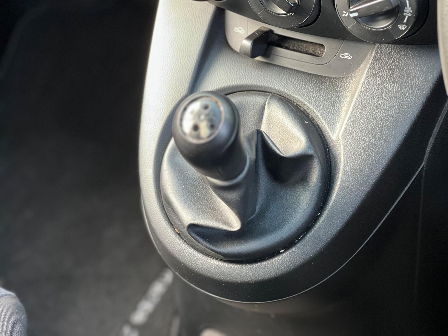 Used Mazda Mazda2 2009 for sale - 76259475: Photo 29