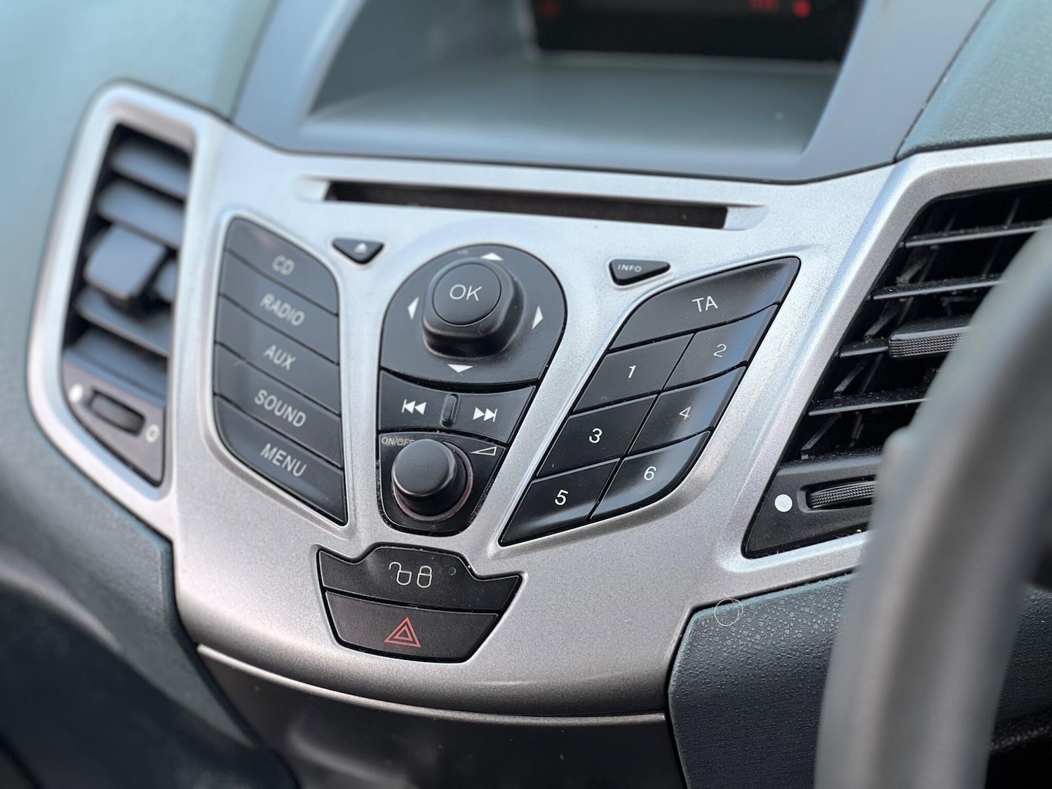 Used Ford Fiesta 2009 for sale - 75781129: Photo 25