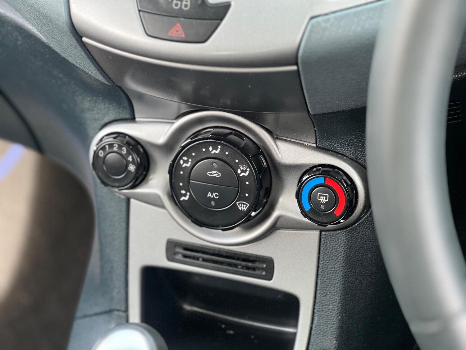 Used Ford Fiesta 2009 for sale - 75781129: Photo 26