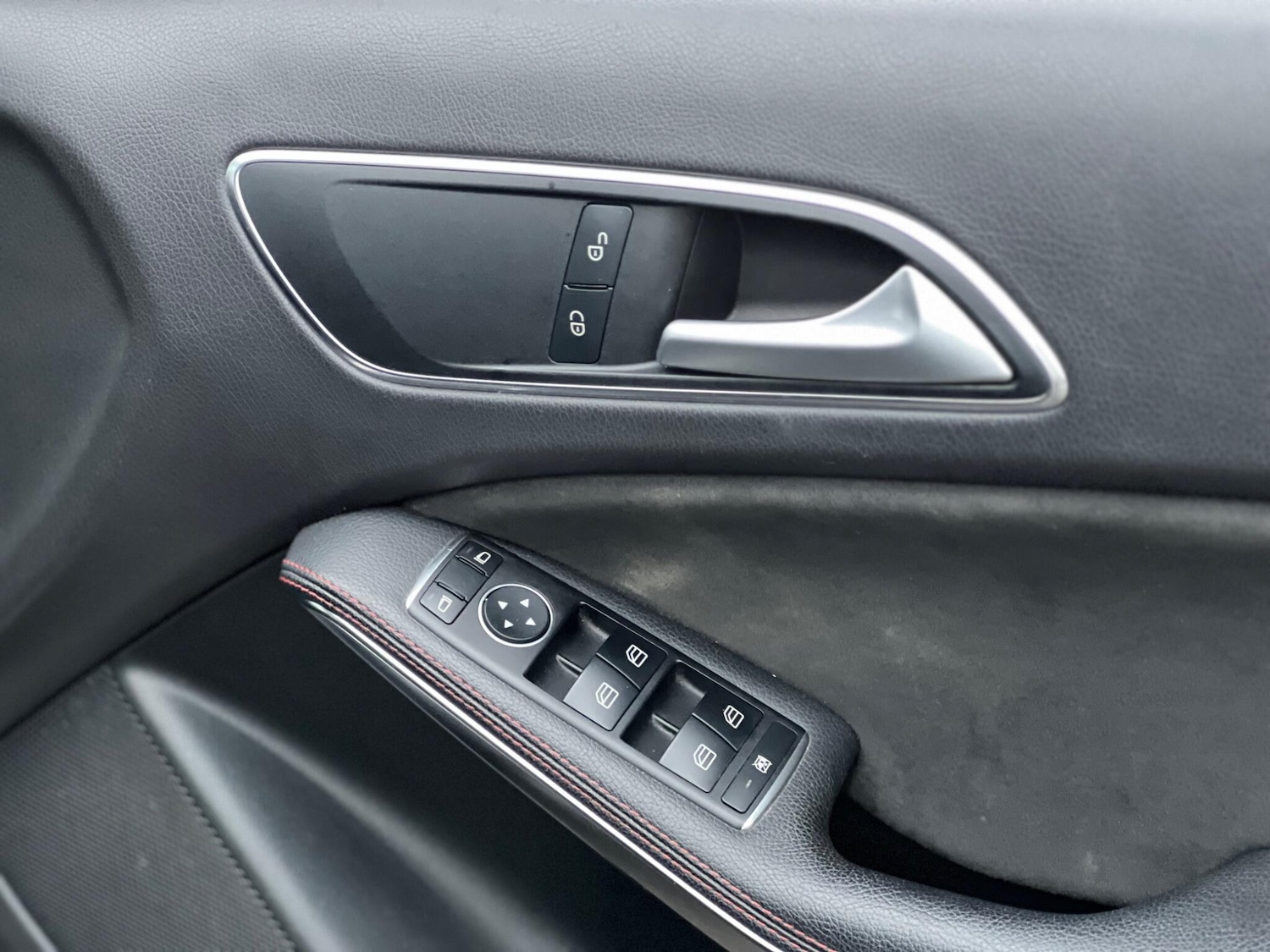 Used Mercedes-Benz A-Class 2016 for sale - 76645547: Photo 40