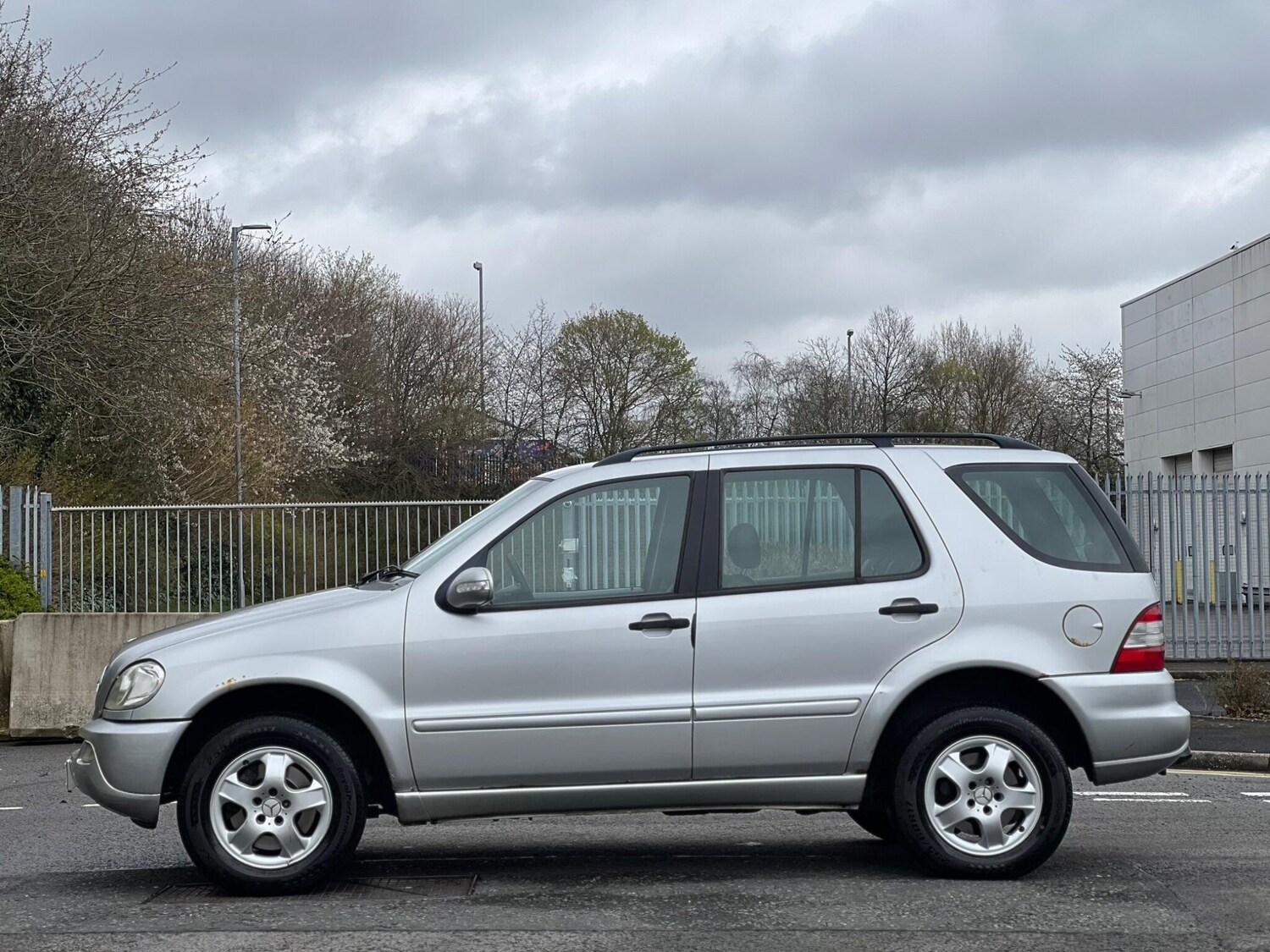 Used Mercedes-Benz M Class 2002 for sale - 78073191: Photo 11