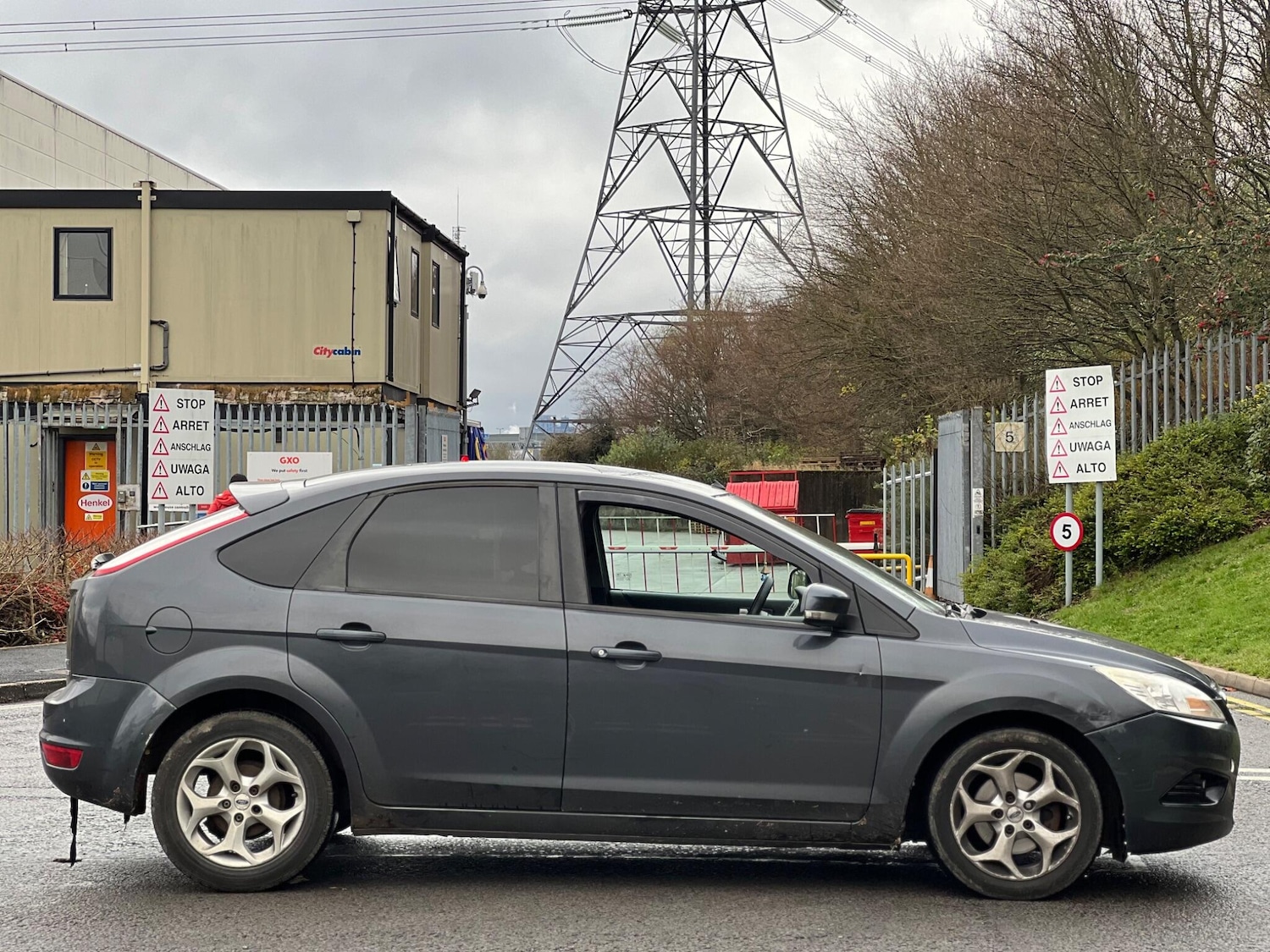 Used Ford Focus 2009 for sale - 76765305: Photo 8