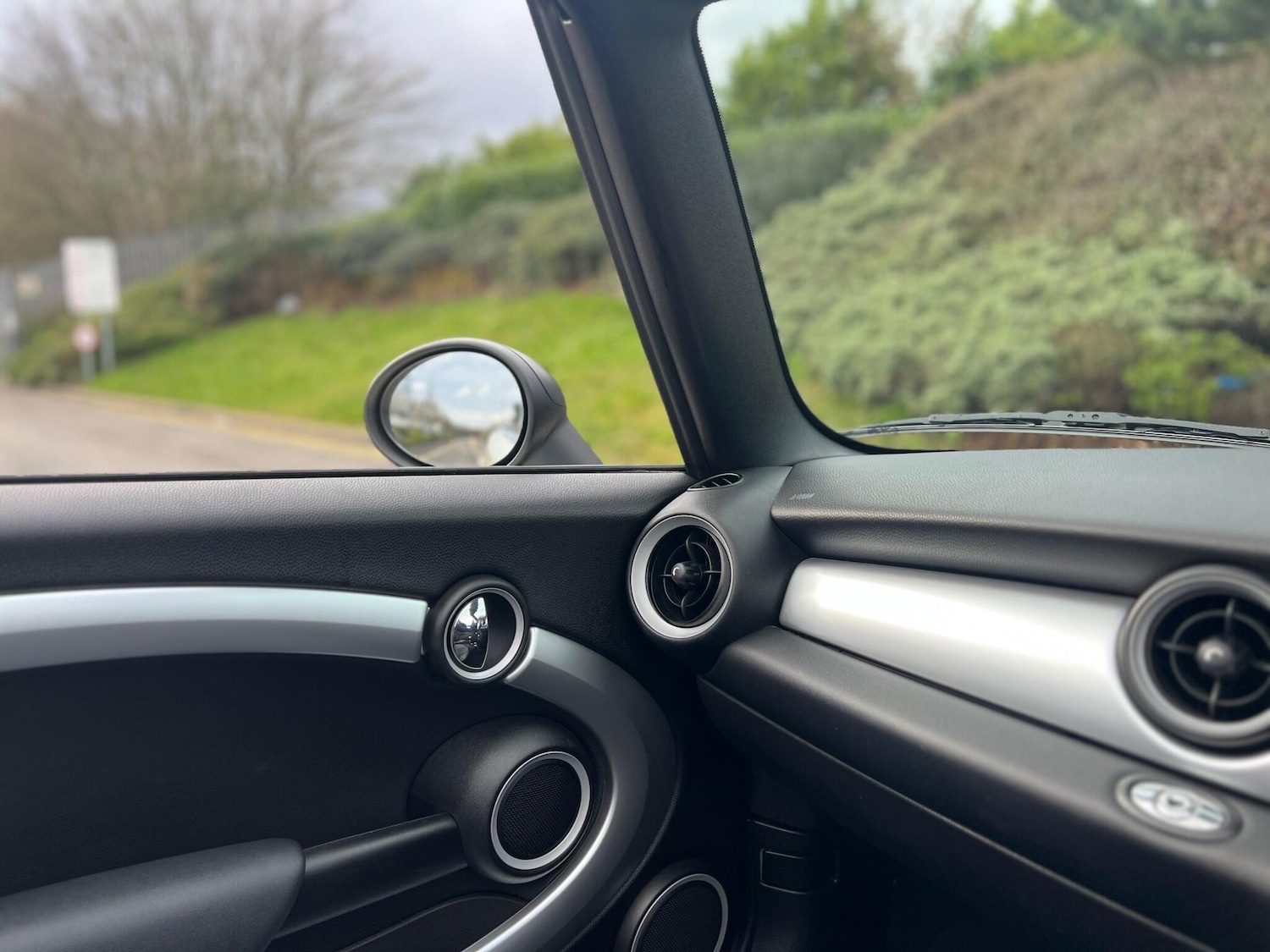 Used MINI Convertible 2011 for sale - 77633468: Photo 35