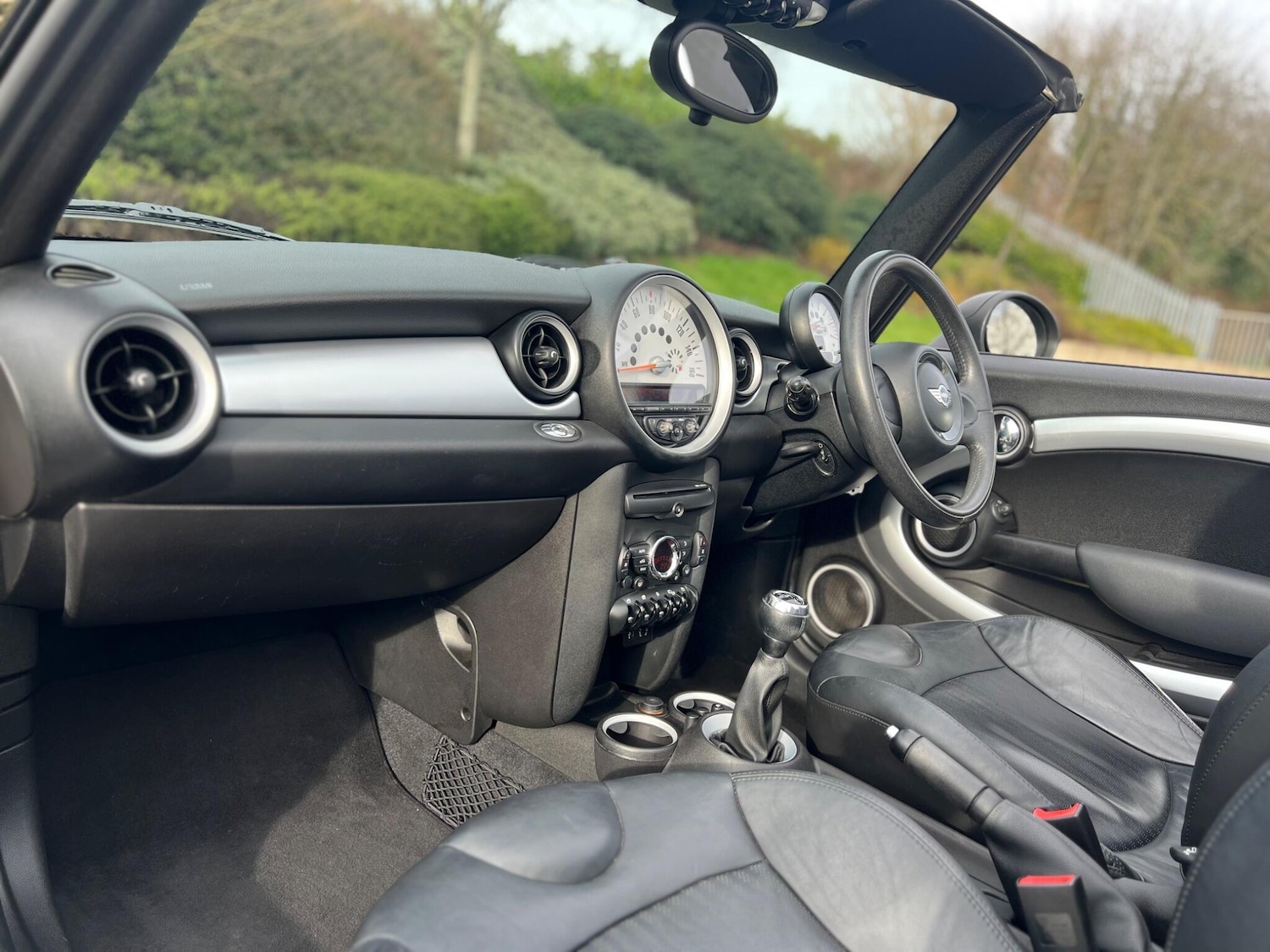 Used MINI Convertible 2011 for sale - 77633468: Photo 5