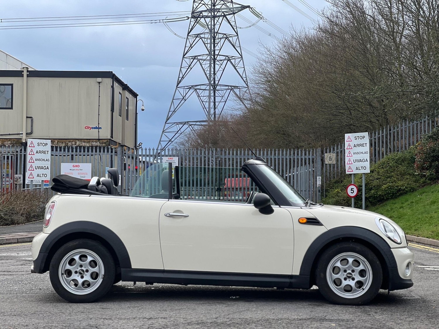 Used MINI Convertible 2011 for sale - 77633468: Photo 9