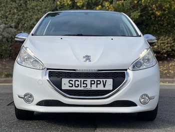 Used Peugeot 208 2015 for sale - 76179759: Photo