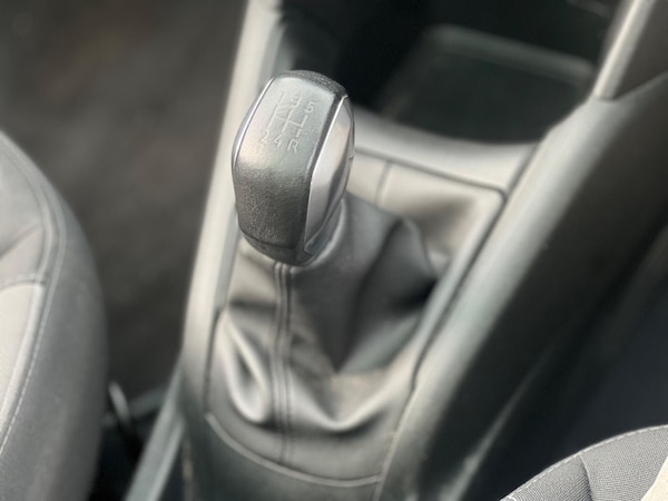 Used Peugeot 208 2015 for sale - 76179759: Photo 31