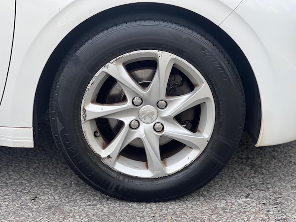 Used Peugeot 208 2015 for sale - 76179759: Photo 36