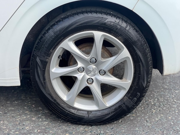 Used Peugeot 208 2015 for sale - 76179759: Photo 39