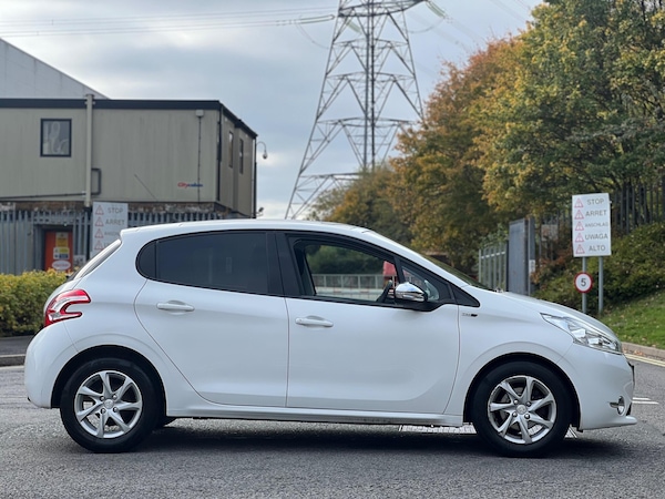 Used Peugeot 208 2015 for sale - 76179759: Photo 8