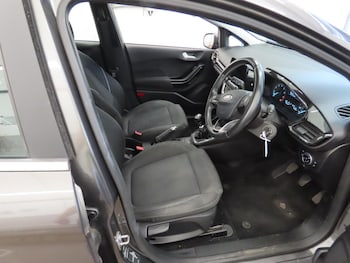 Used Ford Fiesta 2017 for sale - 79092796: Photo