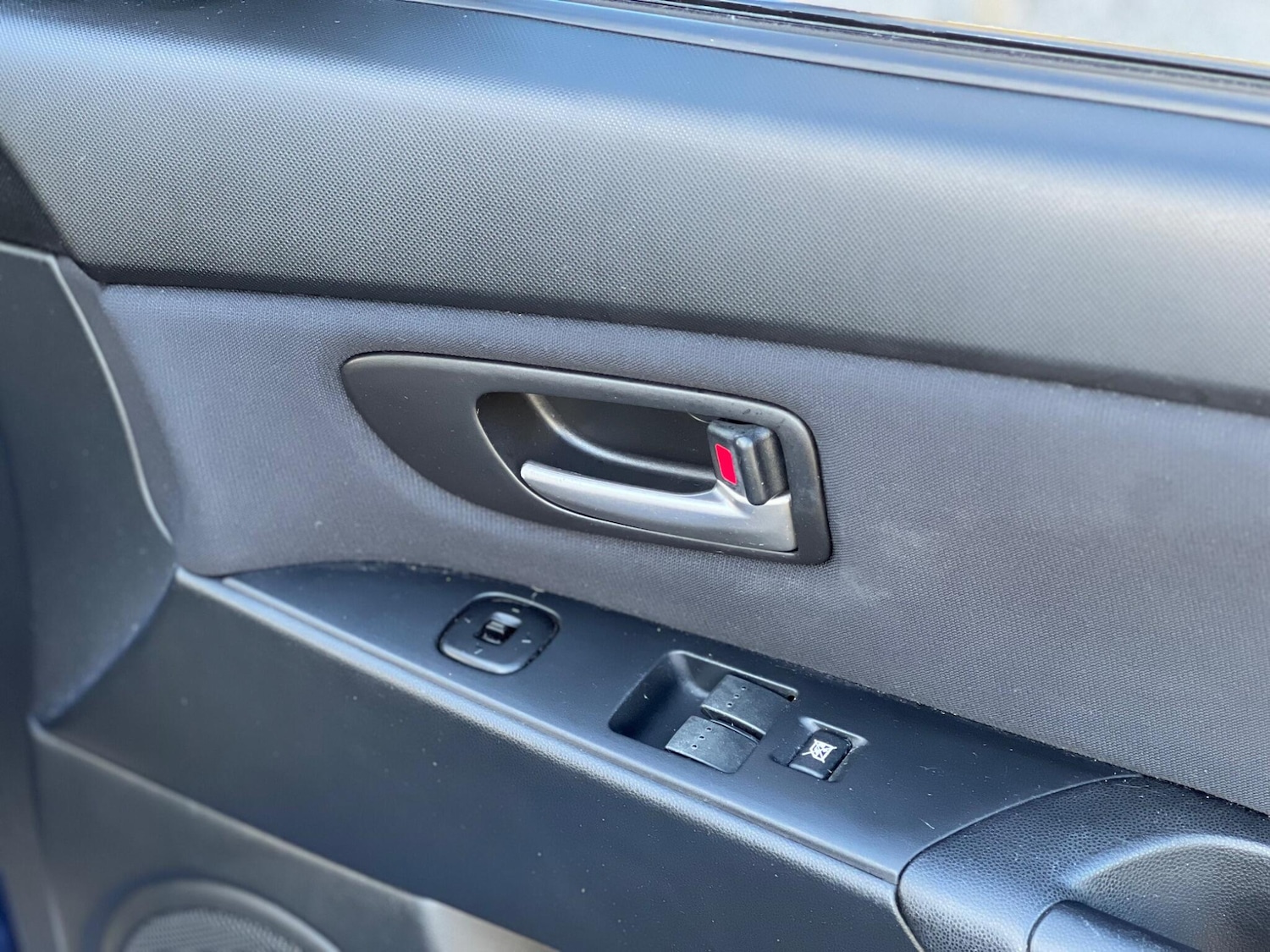 Used Mazda Mazda3 2006 for sale - 76370359: Photo 38
