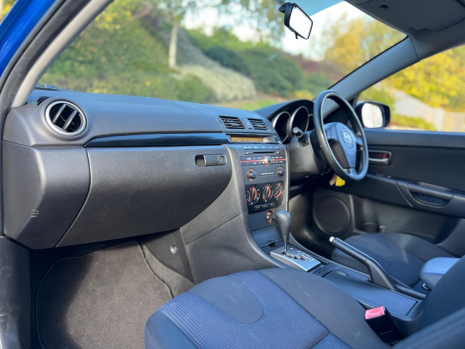Used Mazda Mazda3 2006 for sale - 76370359: Photo 4