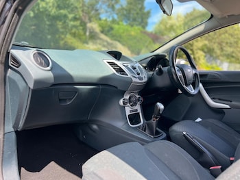 Used Ford Fiesta 2010 for sale - 78999525: Photo