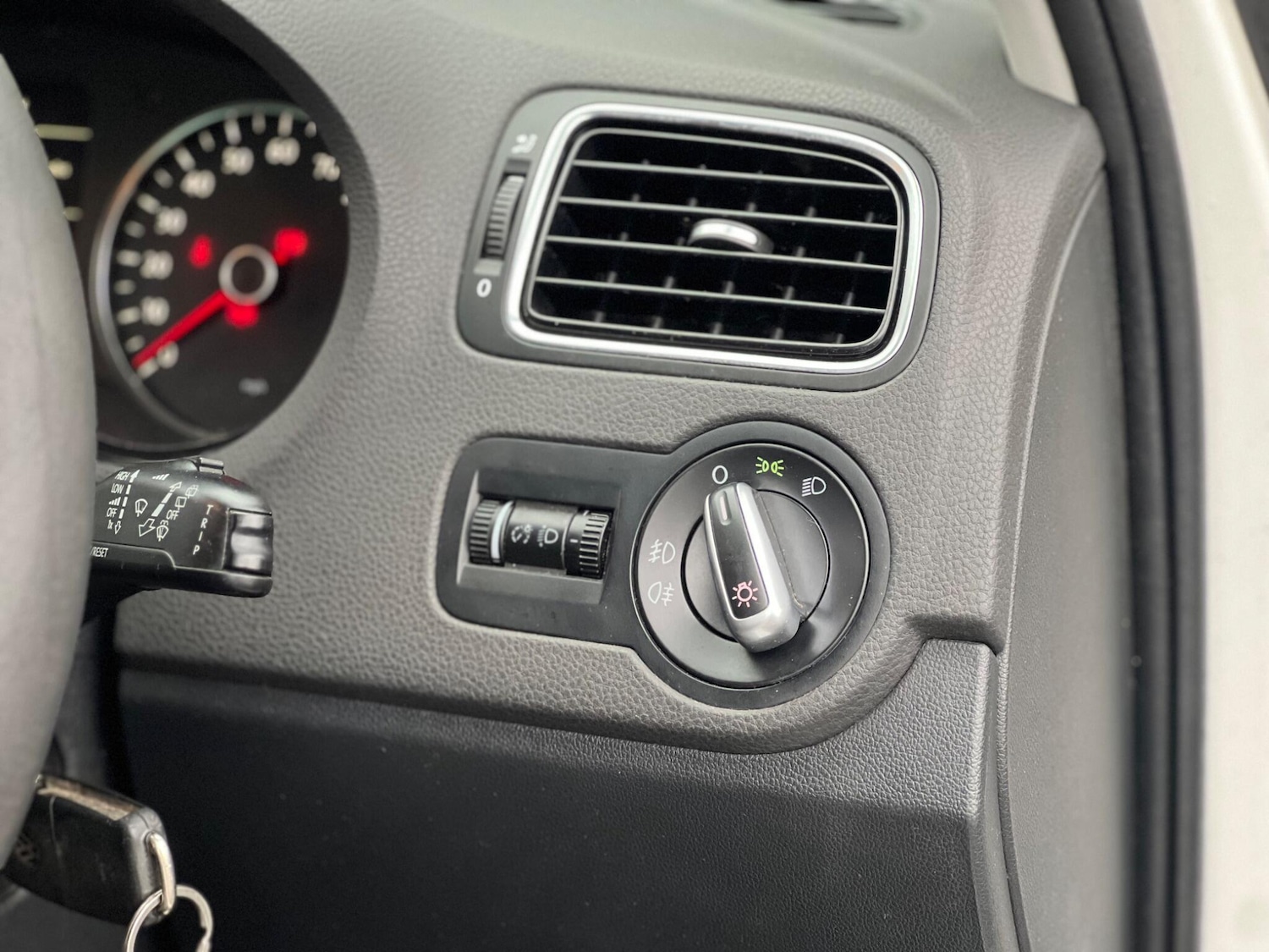 Used Volkswagen Polo 2014 for sale - 76765743: Photo 34