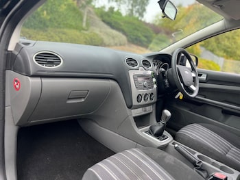 Used Ford Focus 2010 for sale - 75589509: Photo