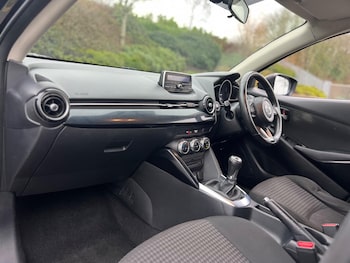 Used Mazda Mazda2 2018 for sale - 77255280: Photo