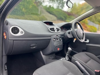 Used Renault Clio 2011 for sale - 75623139: Photo
