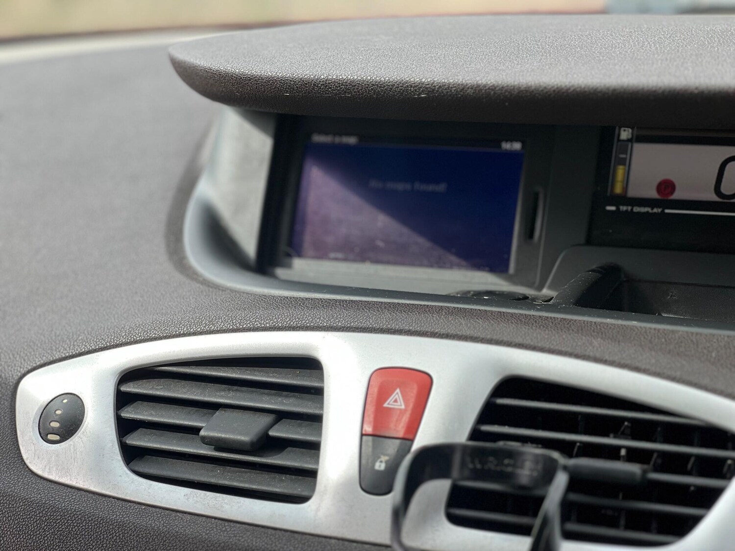 Used Renault Scenic 2010 for sale - 75769676: Photo 28