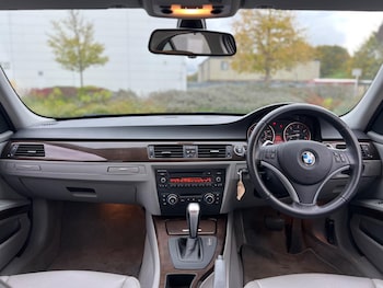 Used BMW 3 Series 2011 for sale - 76167013: Photo