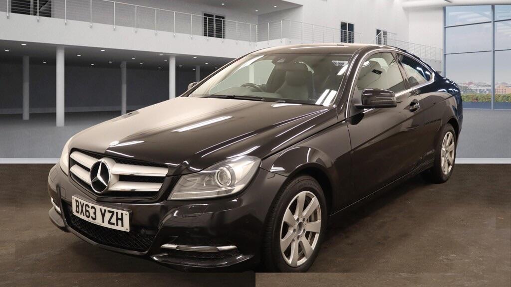 Used Mercedes-Benz C Class 2013 for sale - 76398436: Photo 2