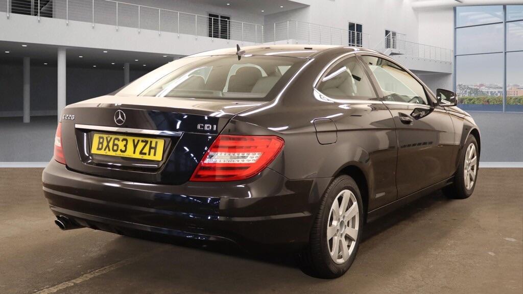 Used Mercedes-Benz C Class 2013 for sale - 76398436: Photo 4