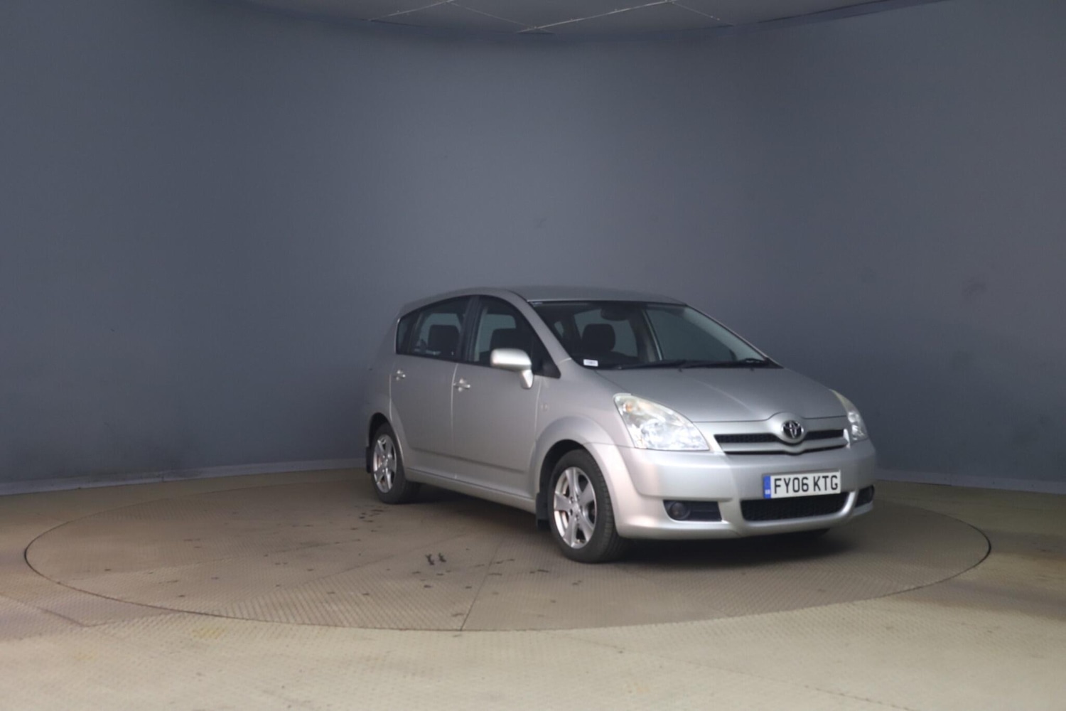 Used Toyota Corolla Verso 2006 for sale - 77977962: Photo 3