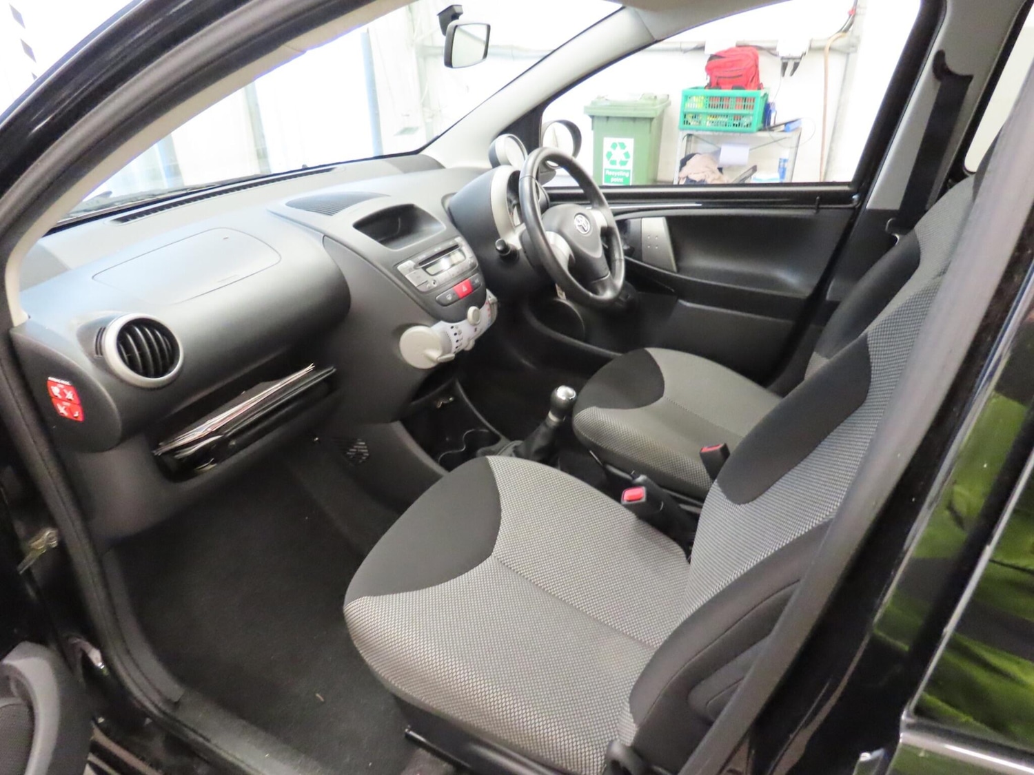 Used Toyota AYGO 2013 for sale - 77784536: Photo 3
