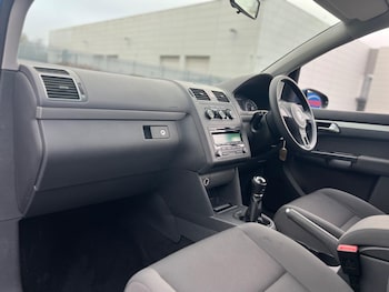 Used Volkswagen Touran 2013 for sale - 77229211: Photo