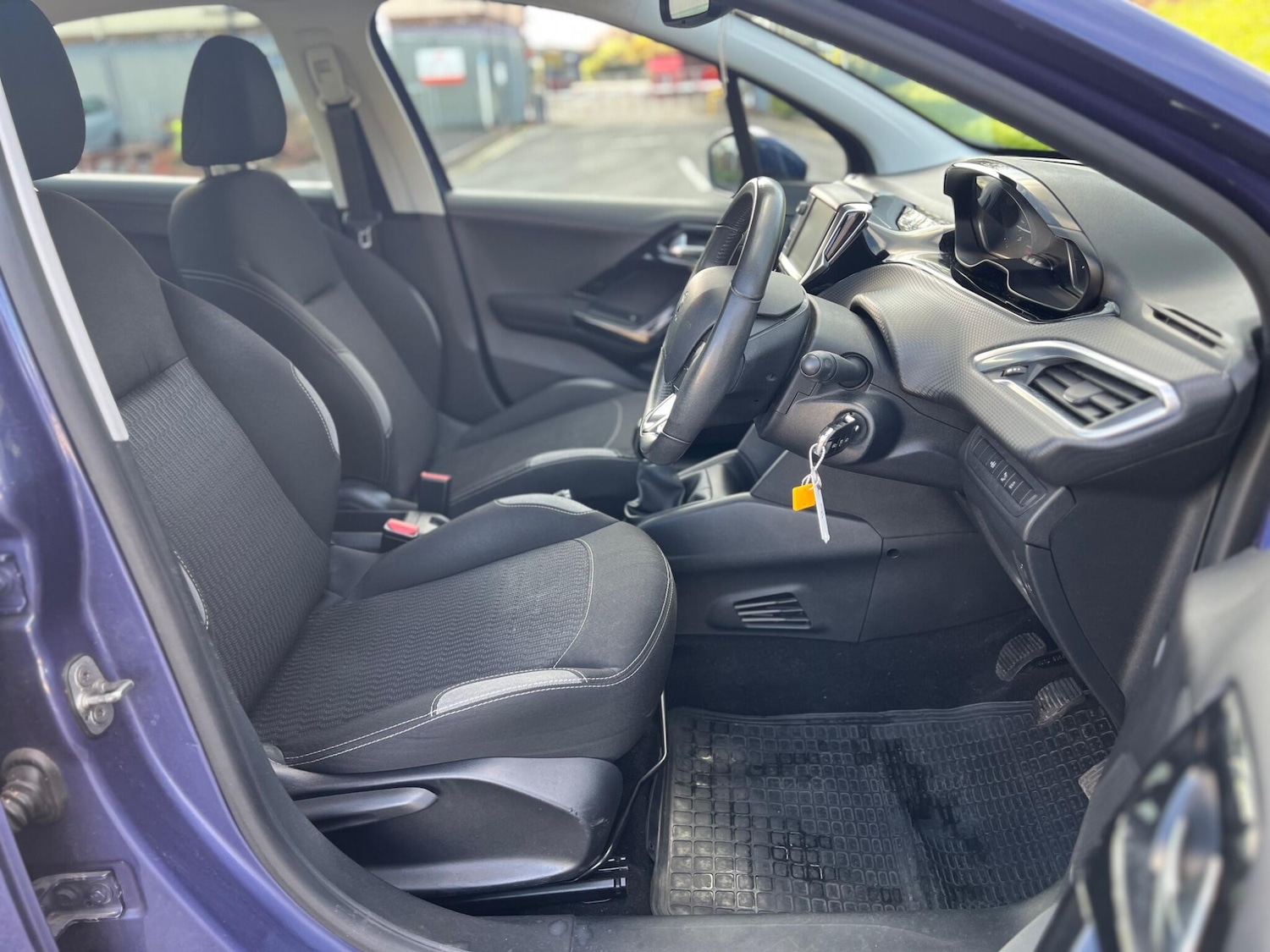 Used Peugeot 208 2015 for sale - 76549063: Photo 16