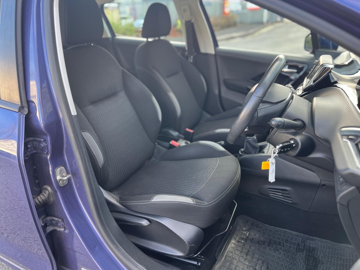 Used Peugeot 208 2015 for sale - 76549063: Photo 17