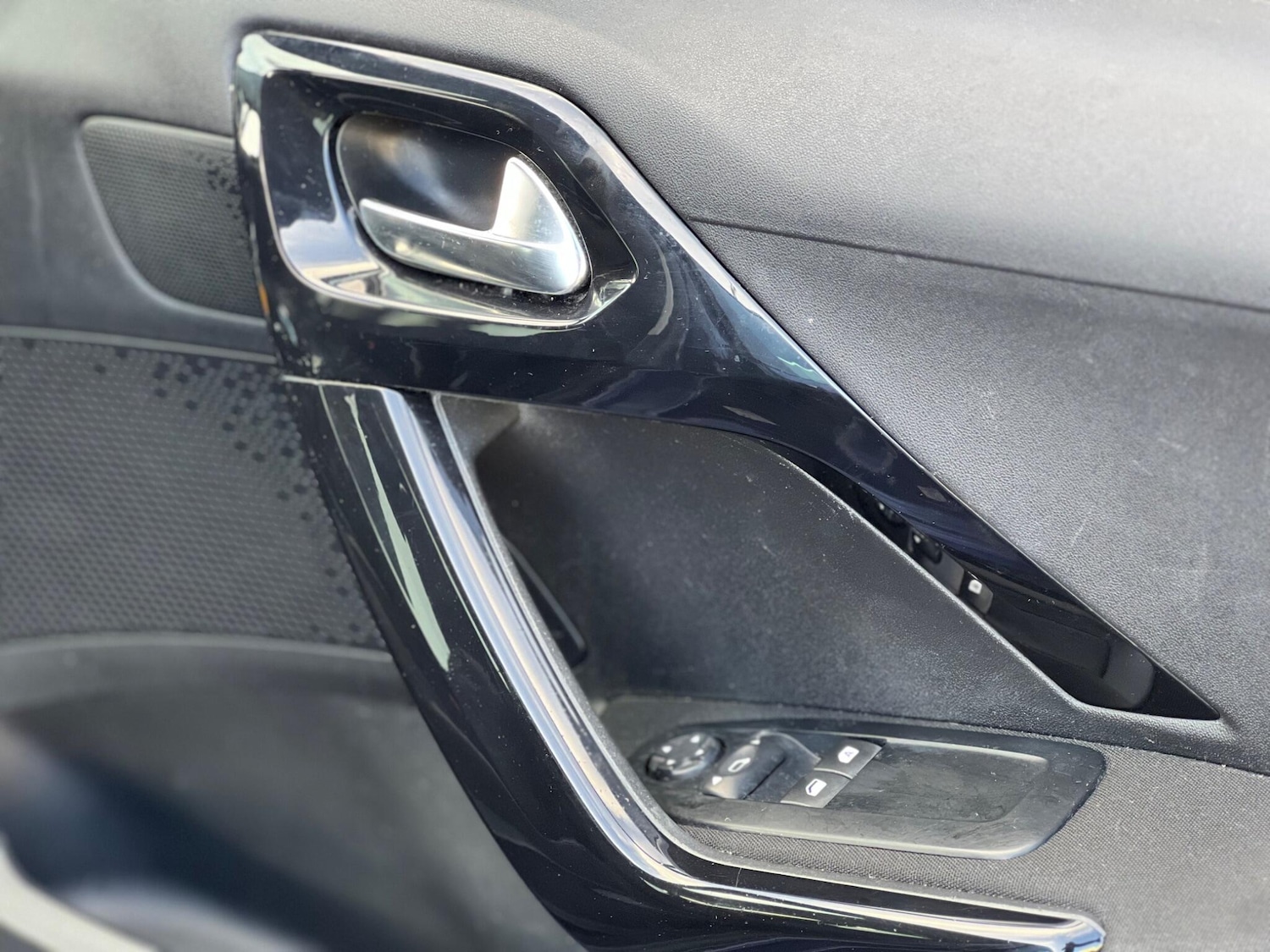 Used Peugeot 208 2015 for sale - 76549063: Photo 39